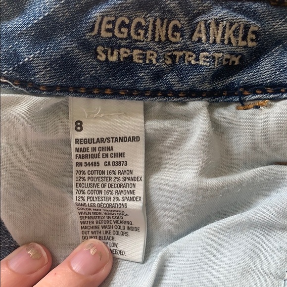 American Eagle ripped jeans - Picture 2 of 6